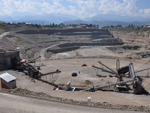 郑州生产煤矸石粉碎机
